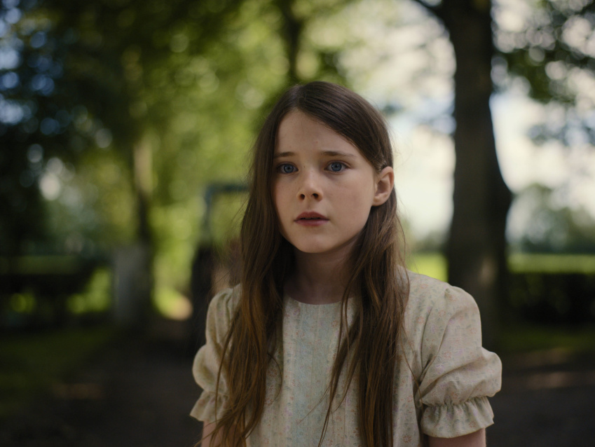 An Cailin Ciuin The Quiet Girl 01 Cait Catherine Clinch watches her father leave